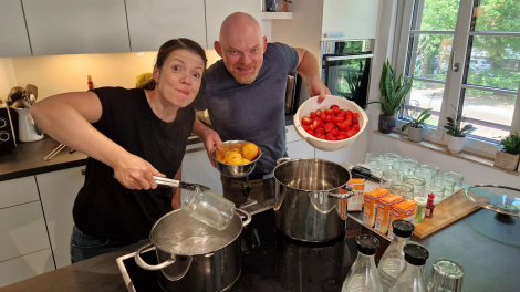 Anneli und Marcus kochen Marmelade