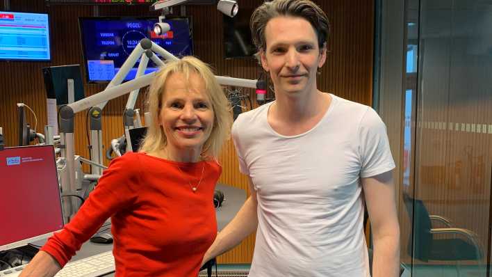 Catarina Zanner und Sabin Tambrea im Antenne-Studio