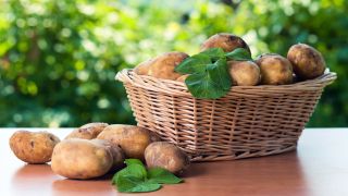 Kartoffeln im Korb, Foto: Colourbox